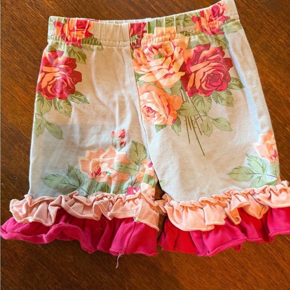 Floral Ruffle  Shorts - Picture 2 of 3